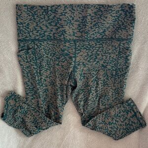 Athleta Green and Tan Large Patterned Capris